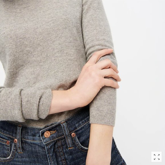 *SOLD* J. CREW - Cashmere Crewneck Sweater (S) - Picture 3 of 9